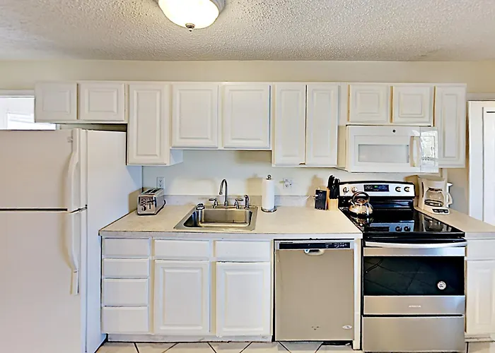 Jocelyn Manor Apartment