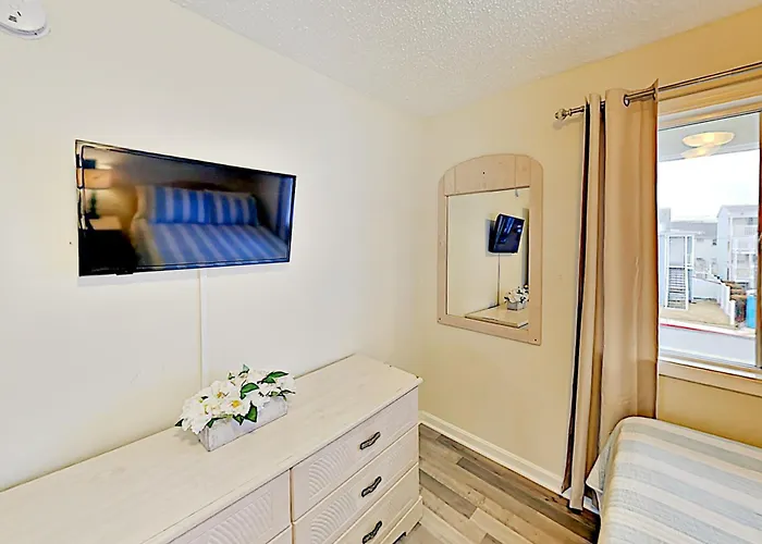 Jocelyn Manor Apartment *