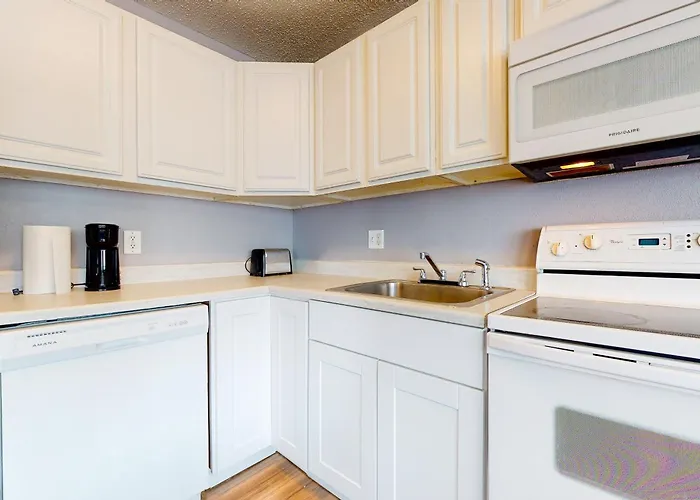 Jocelyn Manor Apartment